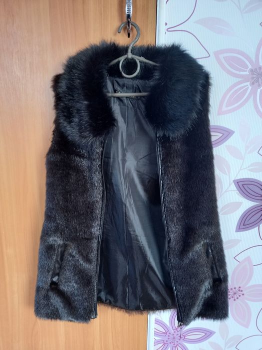 Шубка без рукавів