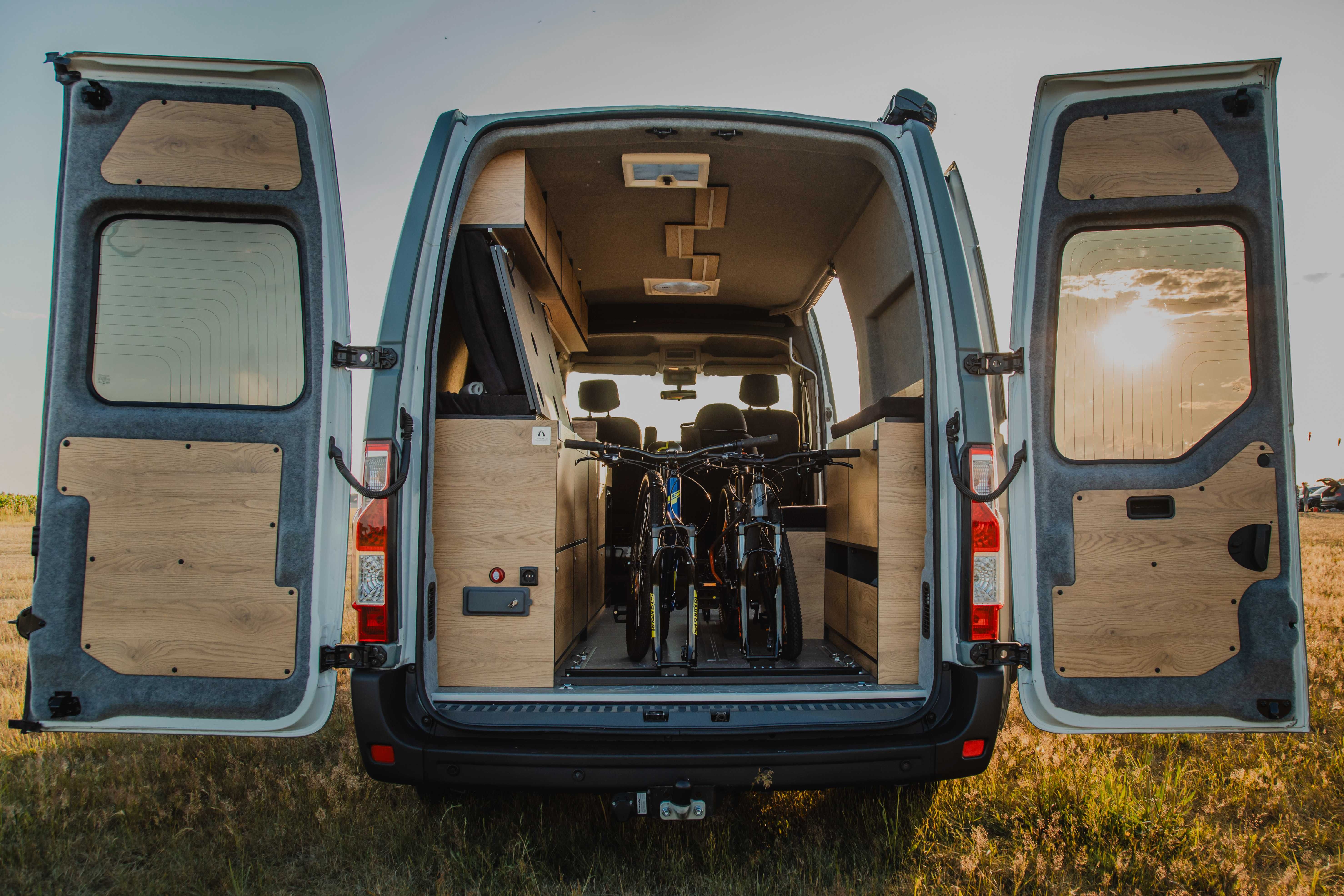 Wynajem Campervana - Caveman Rent na Twoje wymarzone wakacje!