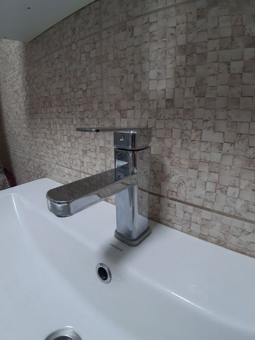 Тумба з умивальником +дзеркало