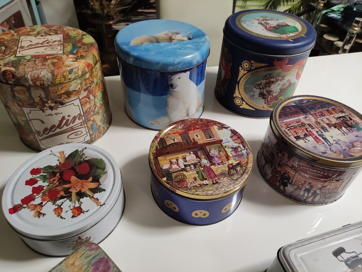 Caixas metálicas Antigas