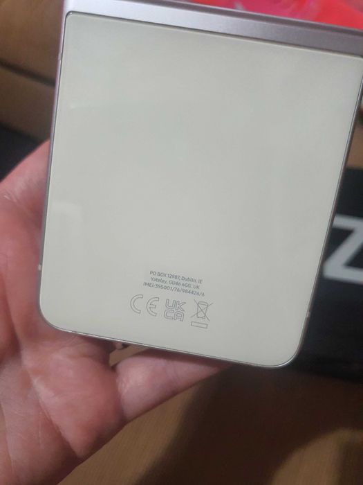 Samsung Galaxy Z Flip 3/5G com ecrã partido