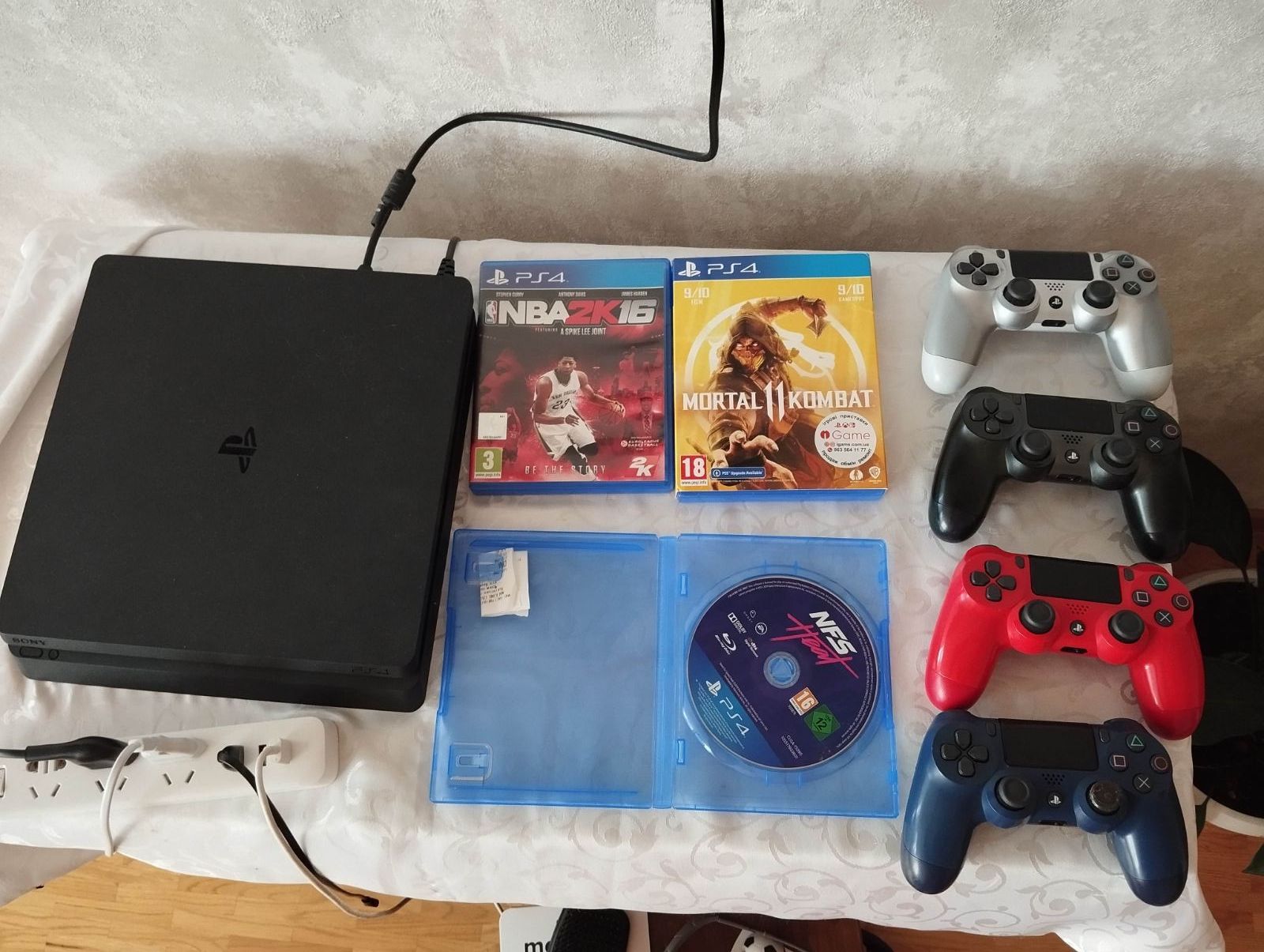 Sony PlayStation 4 slim