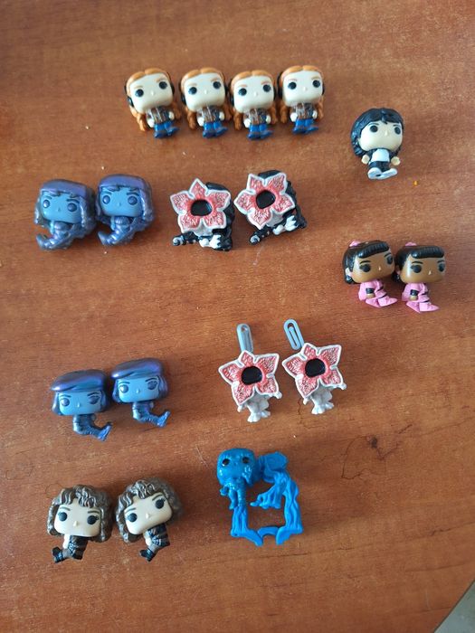Обменяю фигурки kinder joy funko pop очень странные дела / Дивні дива