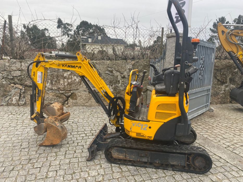 Mini Giratória Yanmar Vio 12 2017