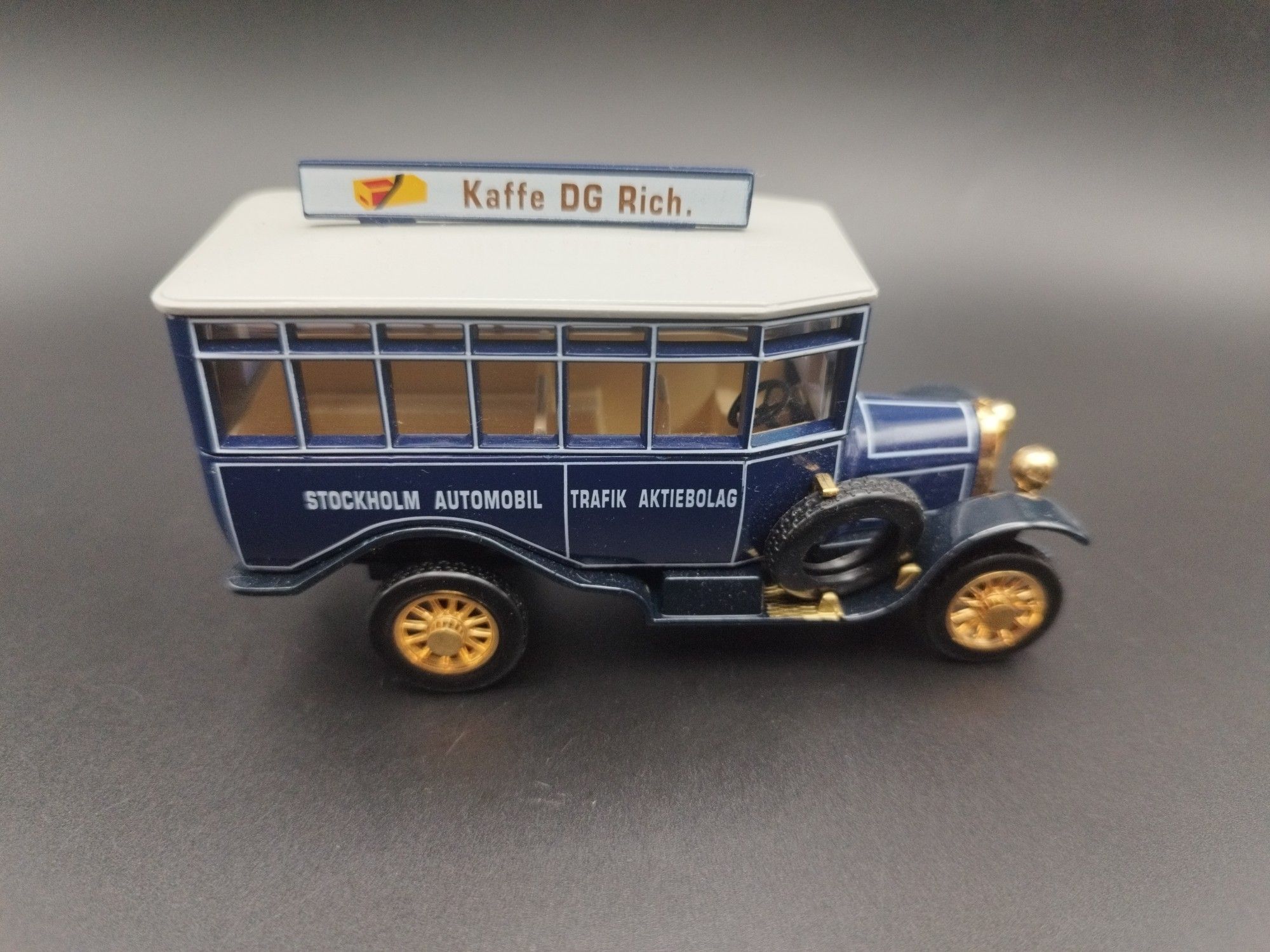 Matchbox 1922 Scania Post Bus, Trolley's, Trams & Buses model no box
