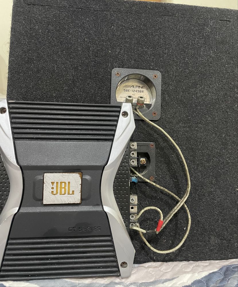 Subwoofer Alpine 800w+Amplificador+Cabos