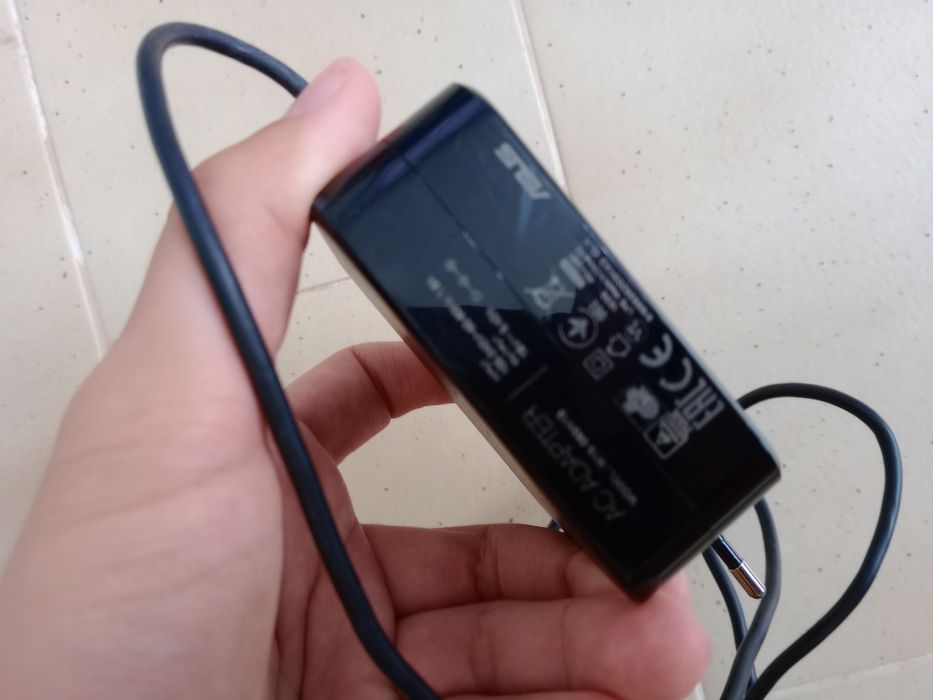 Carregador Asus .
