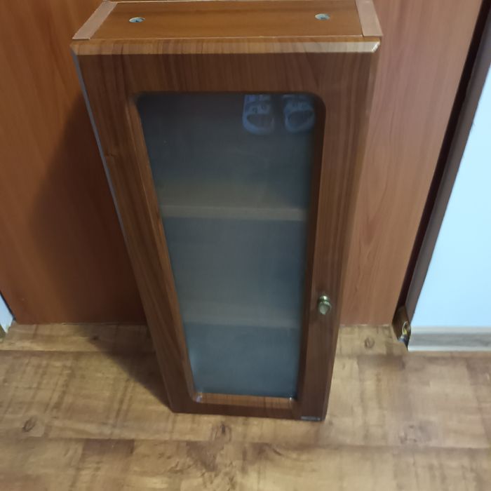 Szafka łazienkowa wisząca