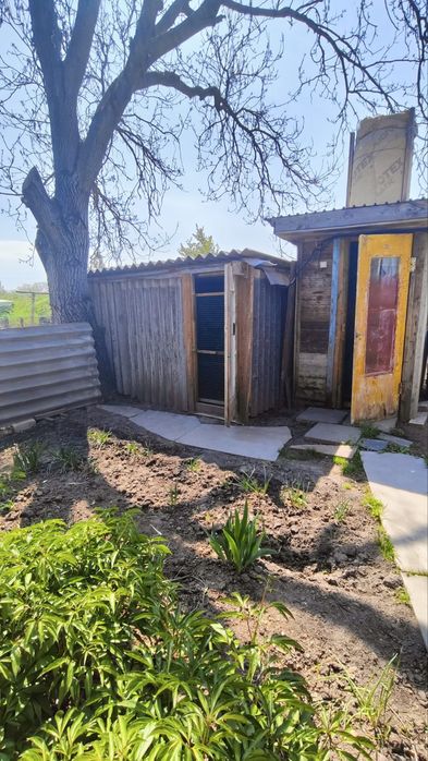 Продаж будинку в ближньому пригороді. Торг.