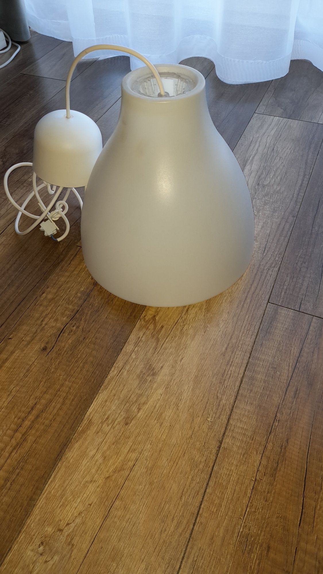 Lampa  biała stan bdb