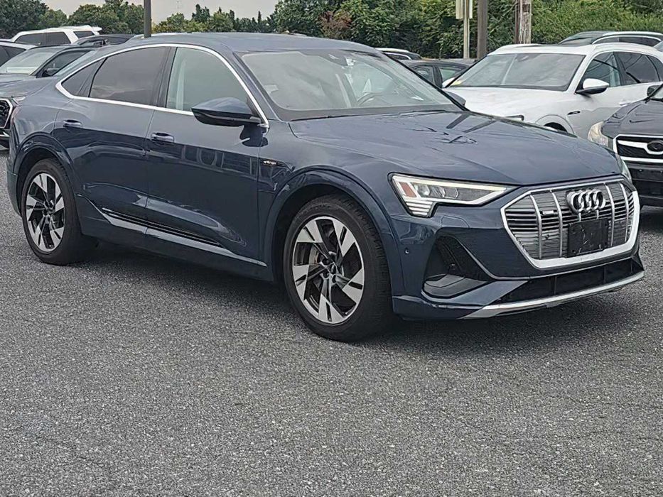 Audi e-tron Quattro S-Line      2022