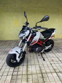 Benelli TNT 125 como nova