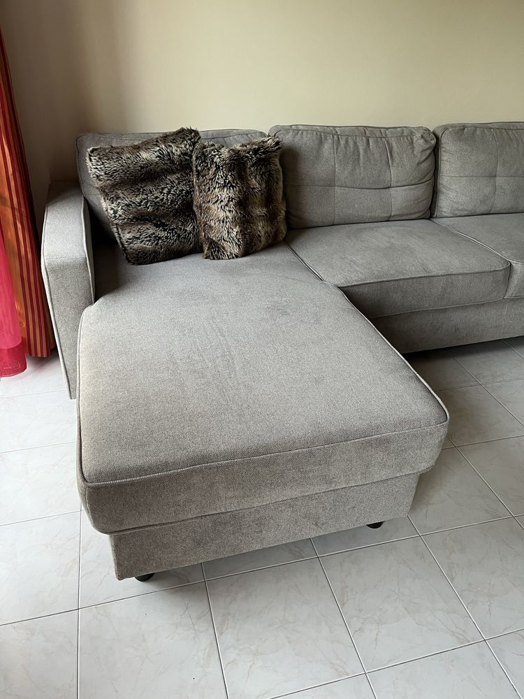Sofá com chaise-longue