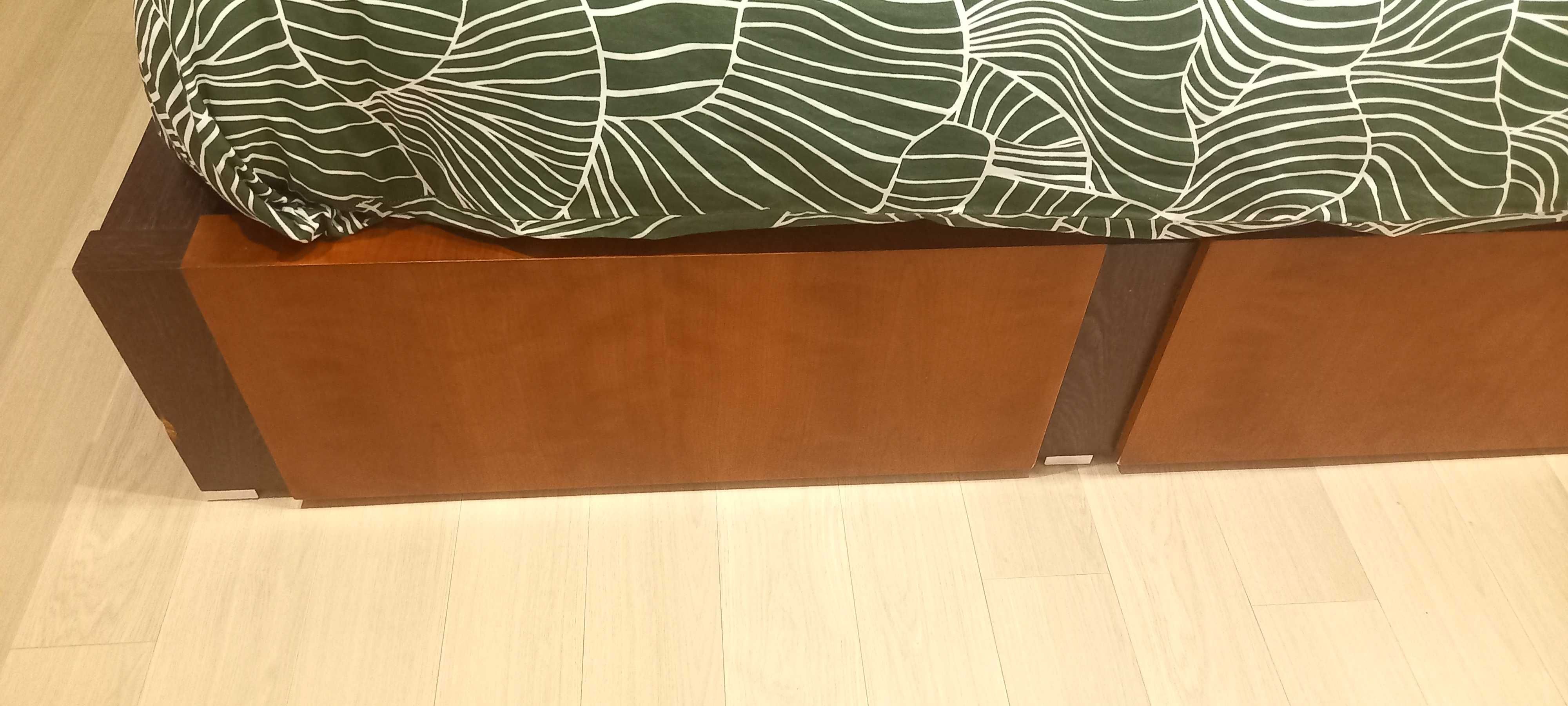 Cama de casal c/ 1,60m de largura