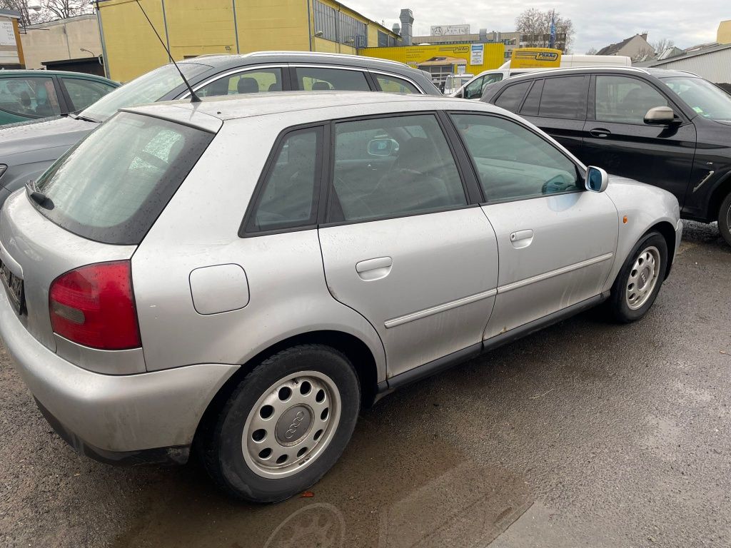 A3 1.6 benzyna Mały przebieg