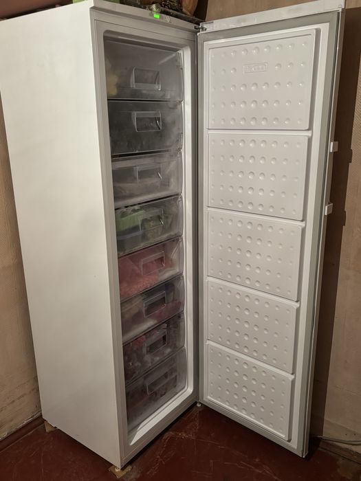 Морозильна камера Altus