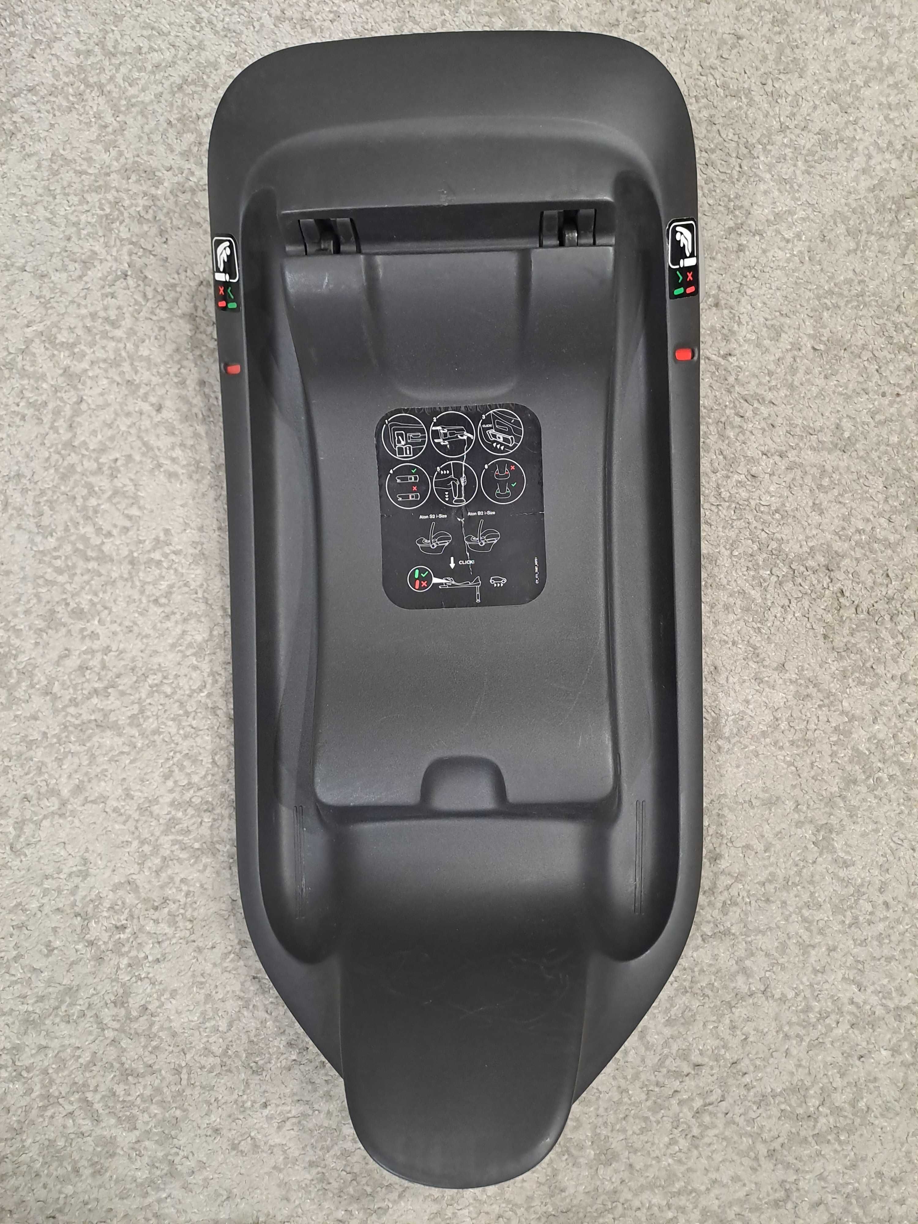 Fotelik samochodowy z bazą firmy CYBEX ATON B2 i-size