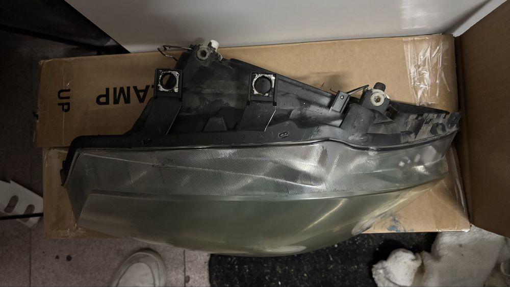 Farol Seat Ibiza ano 2003