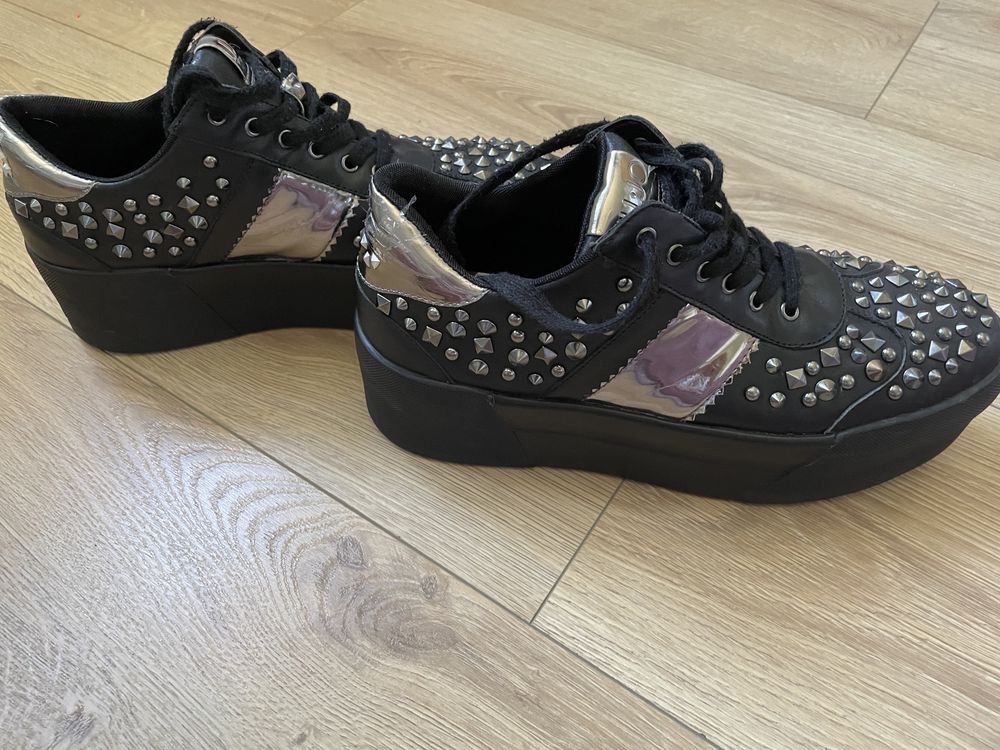 Buty sneakersy Liu Jo na platformie z ćwiekami 39