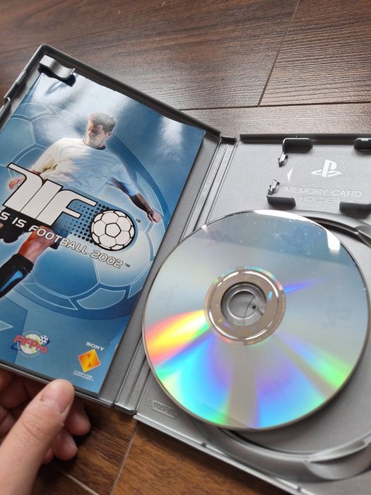 Jogos Fifa para PS3 e 4, TIF para PS2 (5 euros cada um)