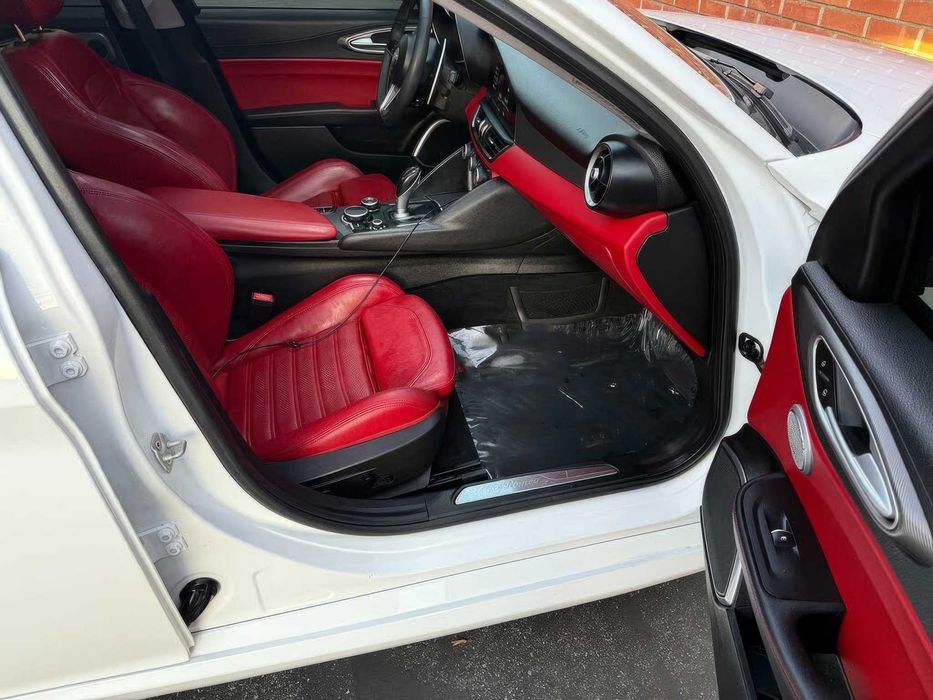 Alfa Romeo Giulia      2019