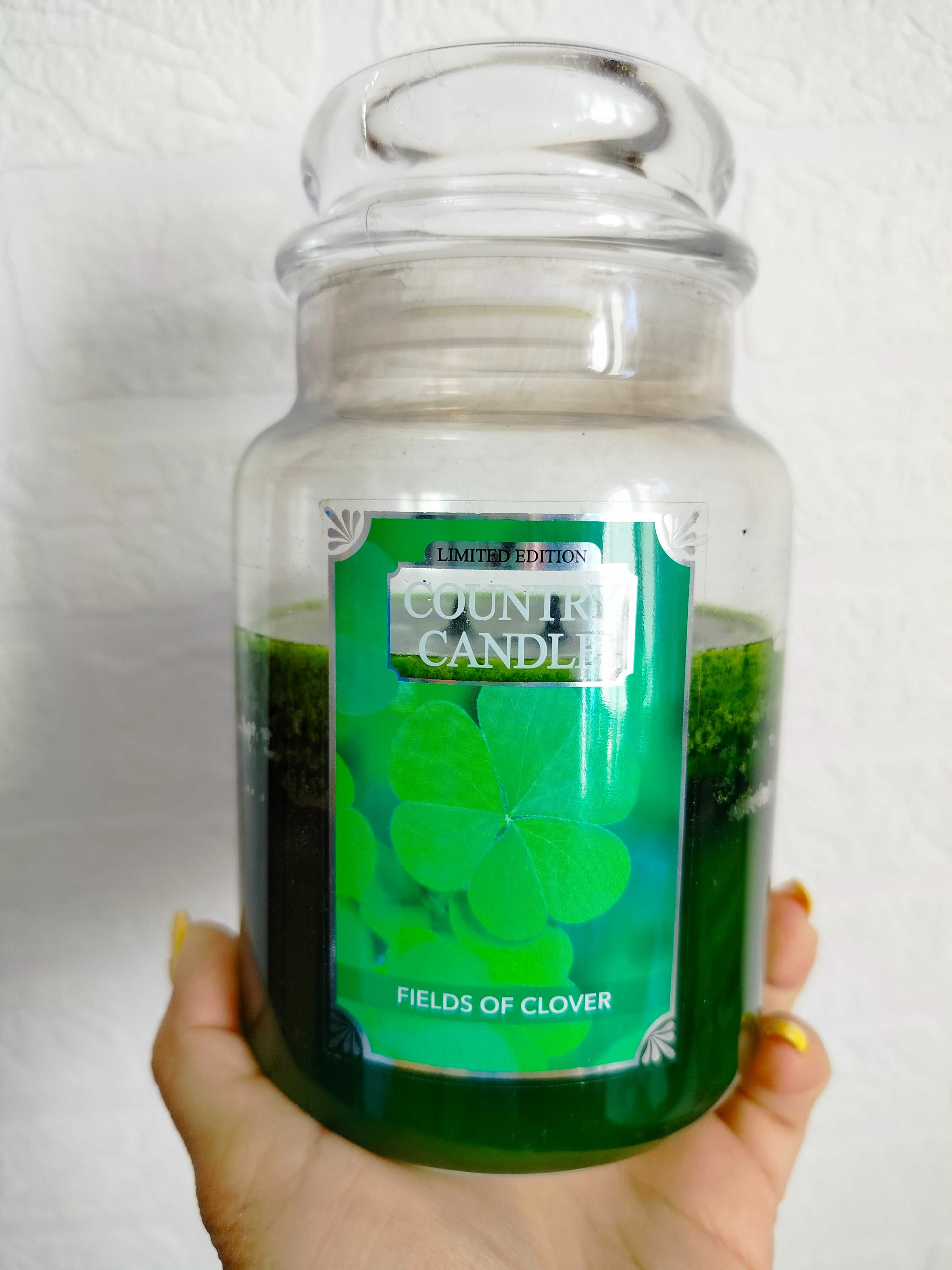 Duża świeca Fields Of Clover Country Candle 680g limitowana 2019r