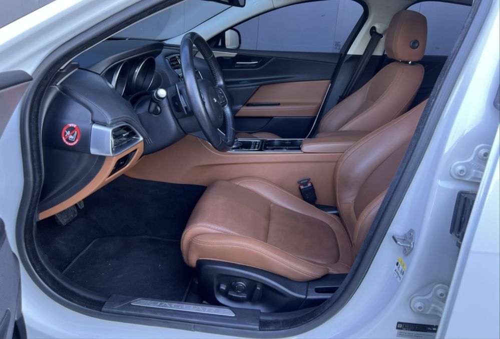 Jaguar XE 2.0D AWD 2016