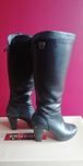 Botas de senhora em pele