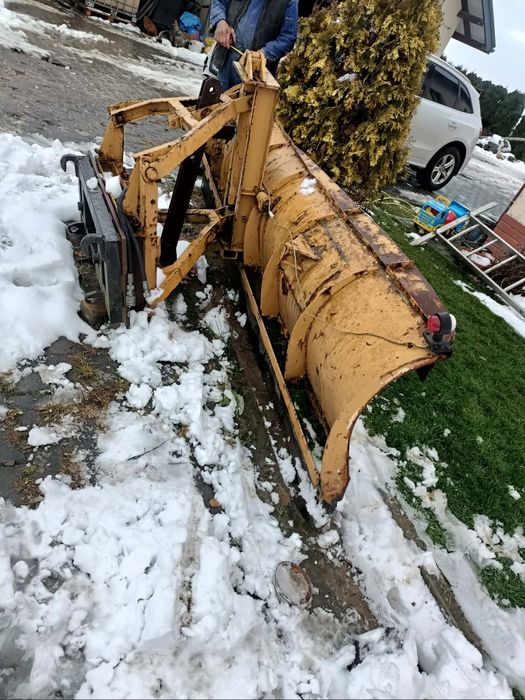 Pług do odśnieżania