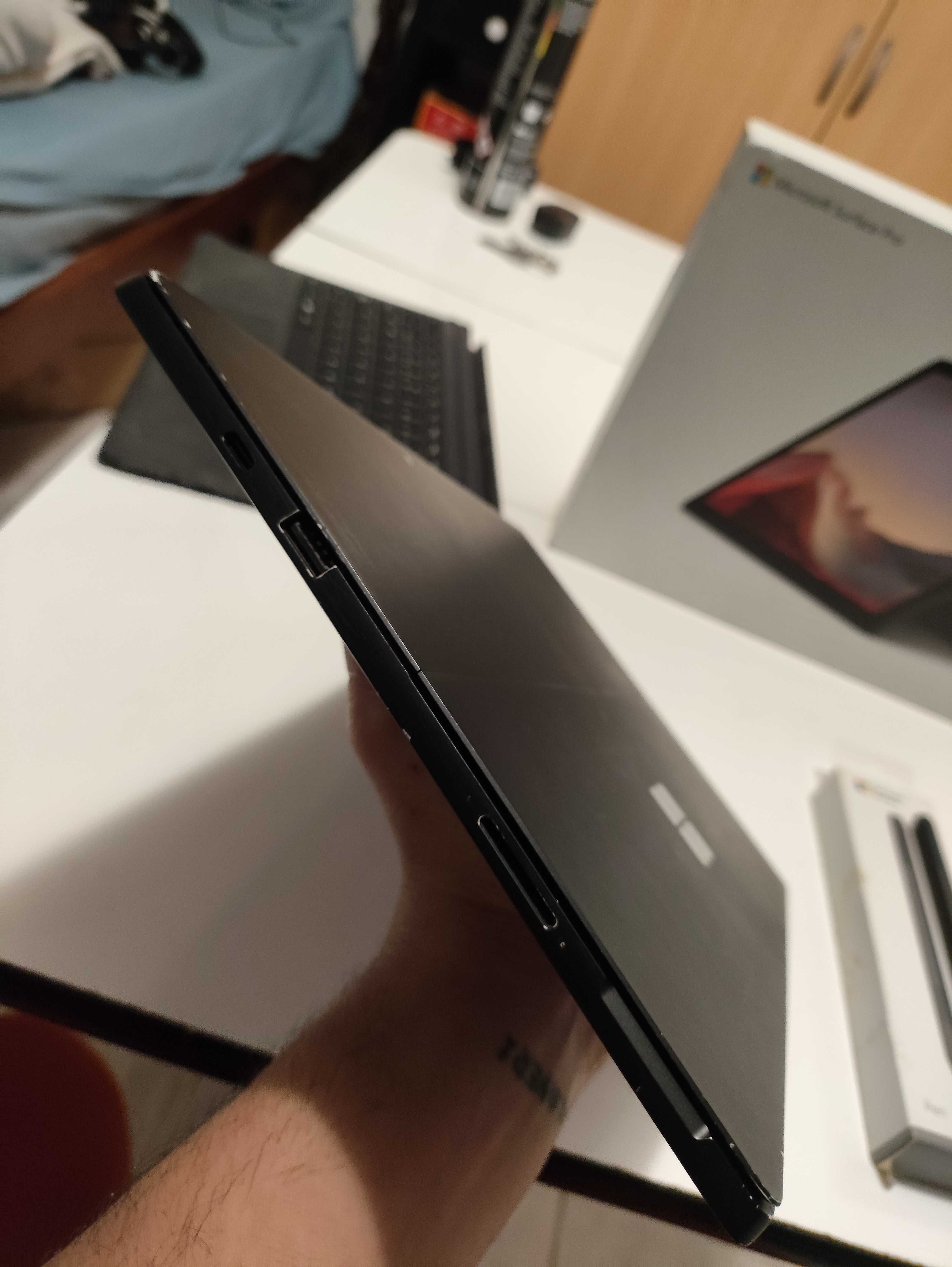 Notebook 2 em 1 Surface Pro 7 – i5, 8GB, SSD 256GB + Acessórios