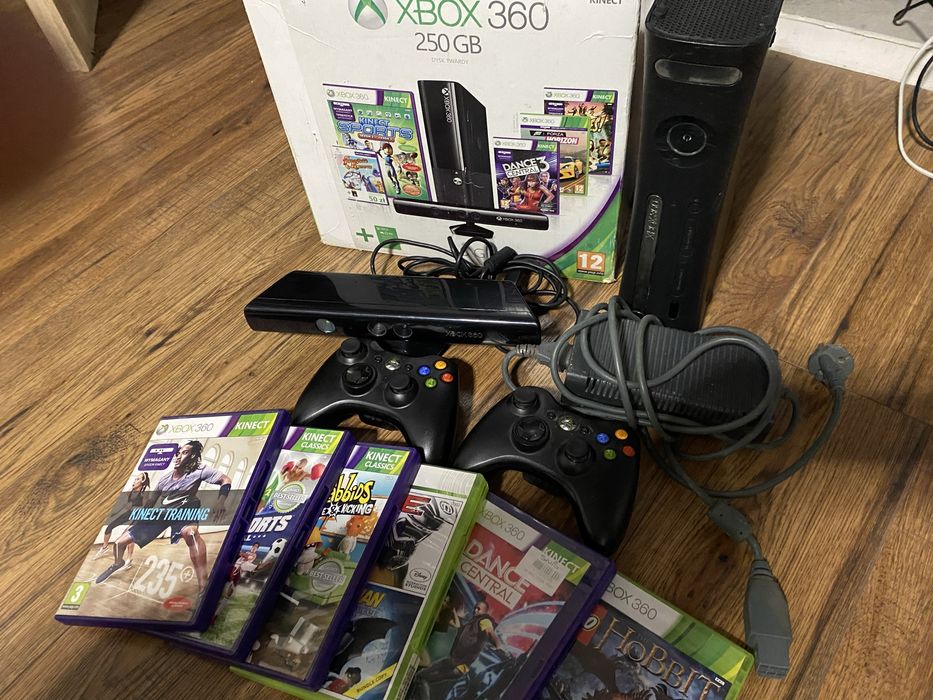 Xbox360 kompletny zestaw z pudelkiem +6 gier