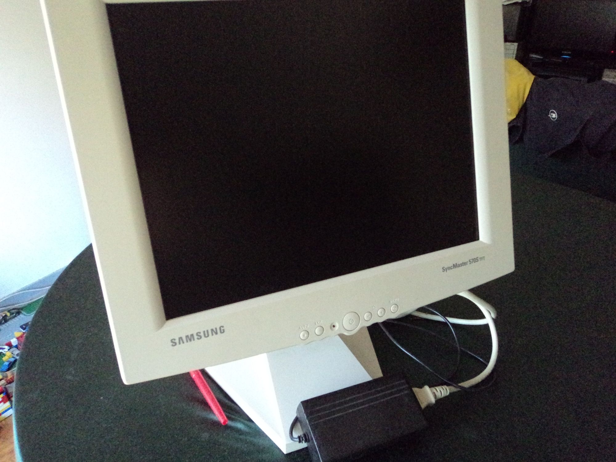 Monitor Samsung SyncMaster 570 S TFT