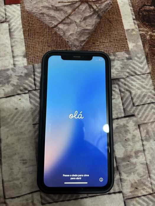 Iphone 11 + 6 capas + carregador oficial
