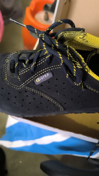 Sapatos de trabalho n.42