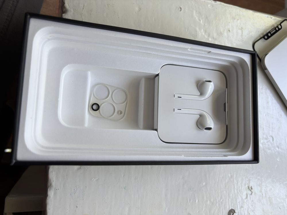 Iphone 11 pro max 256 (на подарунок)