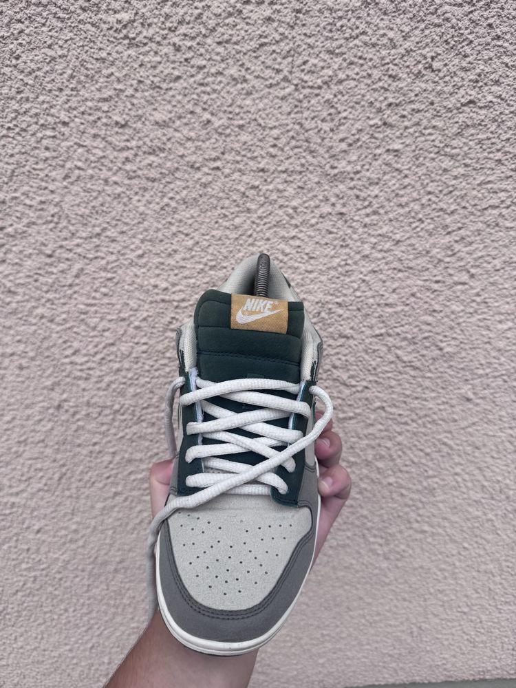 Nike dank low.