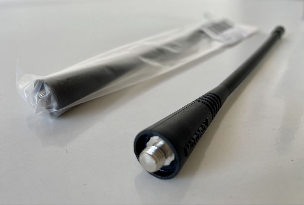 Motorola Antena UHF  - 17 cm. - Czarna - Nowa