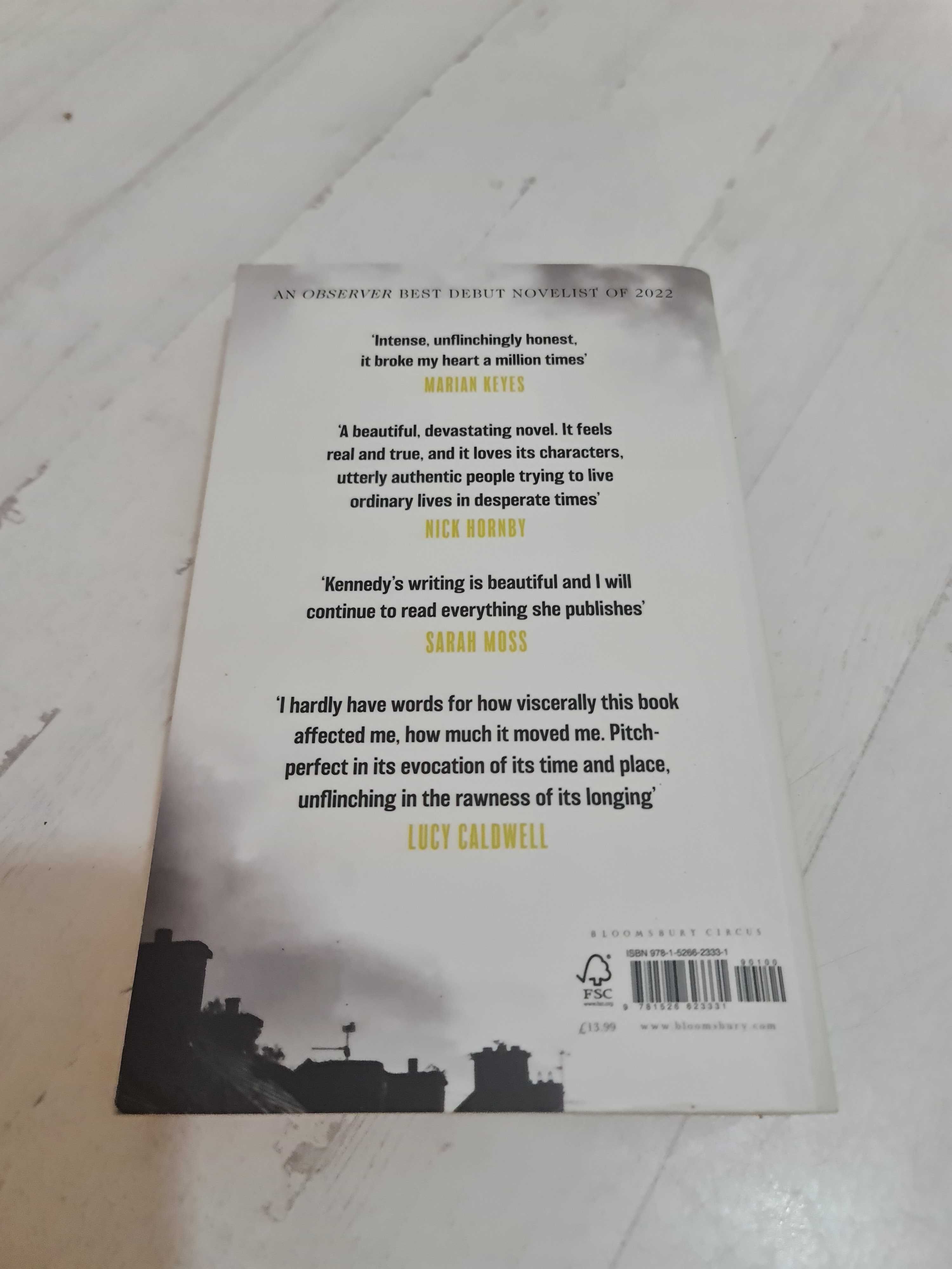 Livro Trespasses Louise Kennedy Book