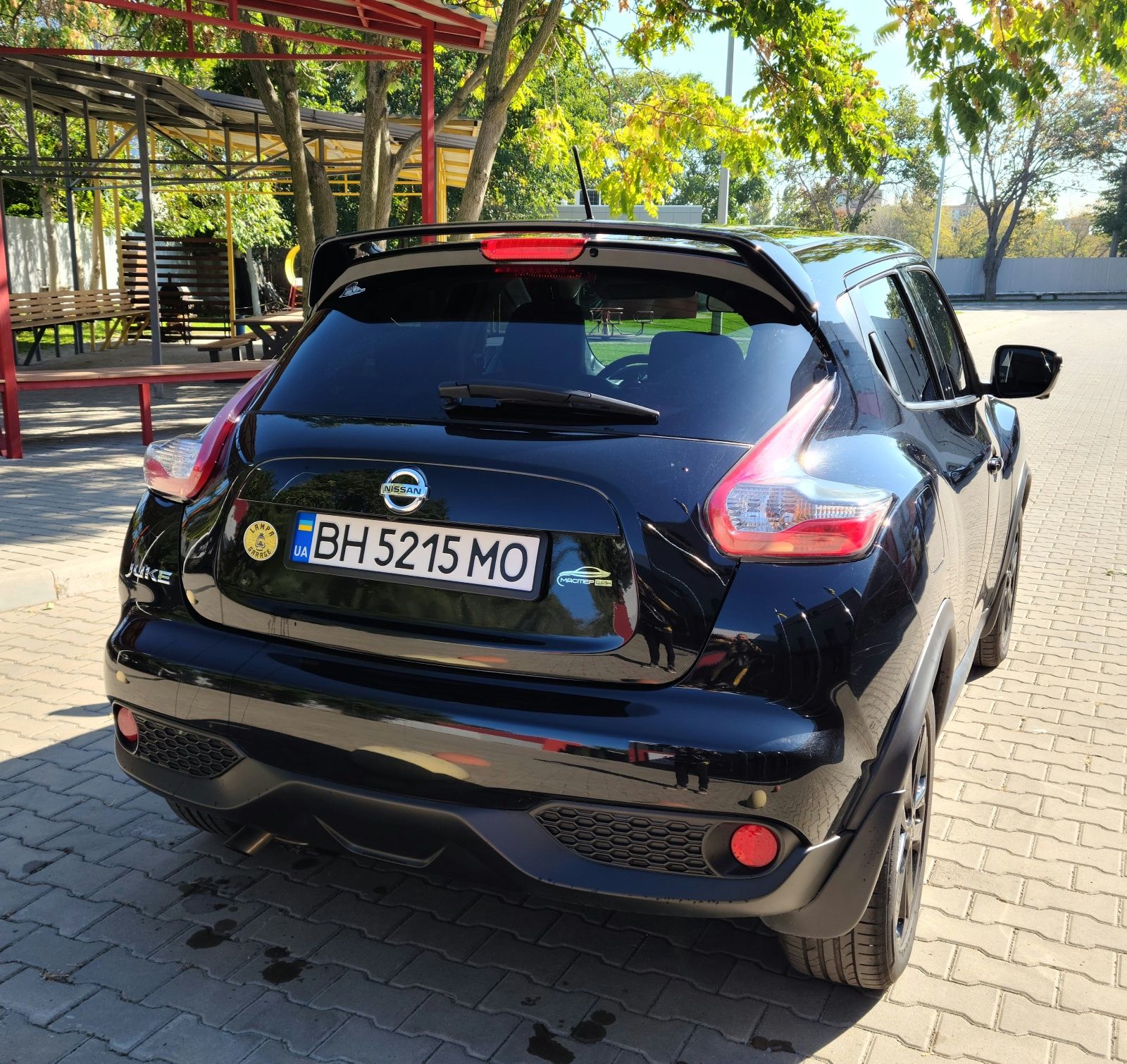 Nissan Juke комплектация SL модель F15. 2015 год - рестайлинг