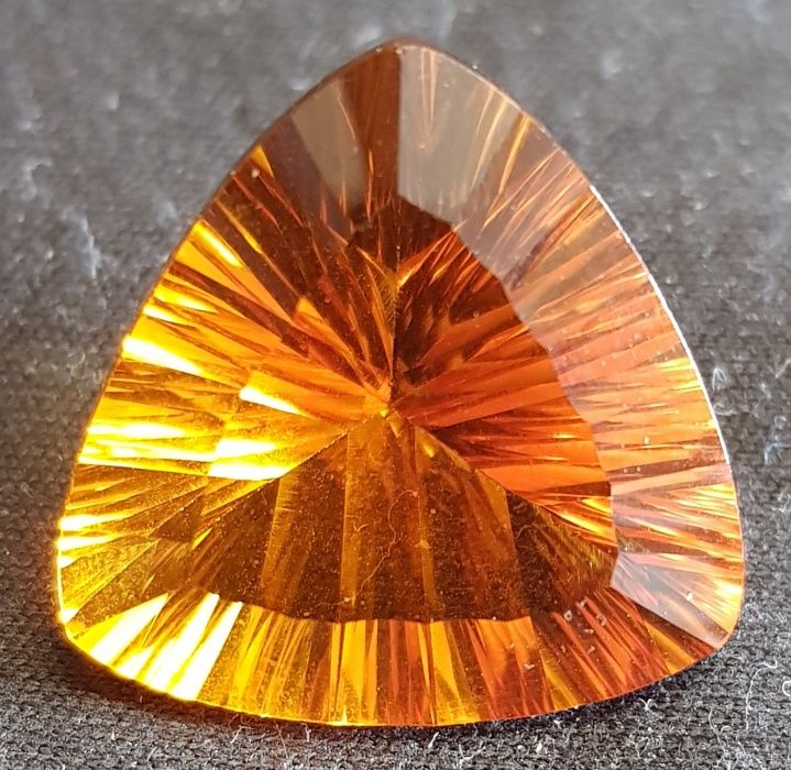 Pedra Natural Semi Precioso Lapidado Citrina 15.80 kilates