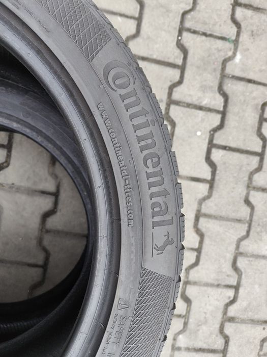 245/45/19 Continental Winter Contact TS850P