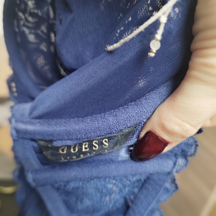 Biustonosz Guess 85C na fiszbinie