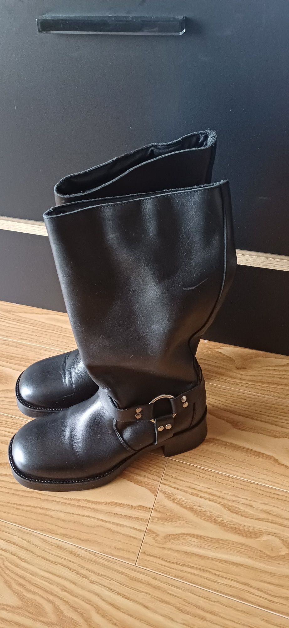 Botas em pele estilo motard tam.36
