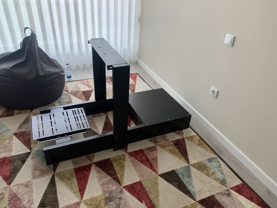 Cockpit + Volante Thrustmaster T300RS + pedais