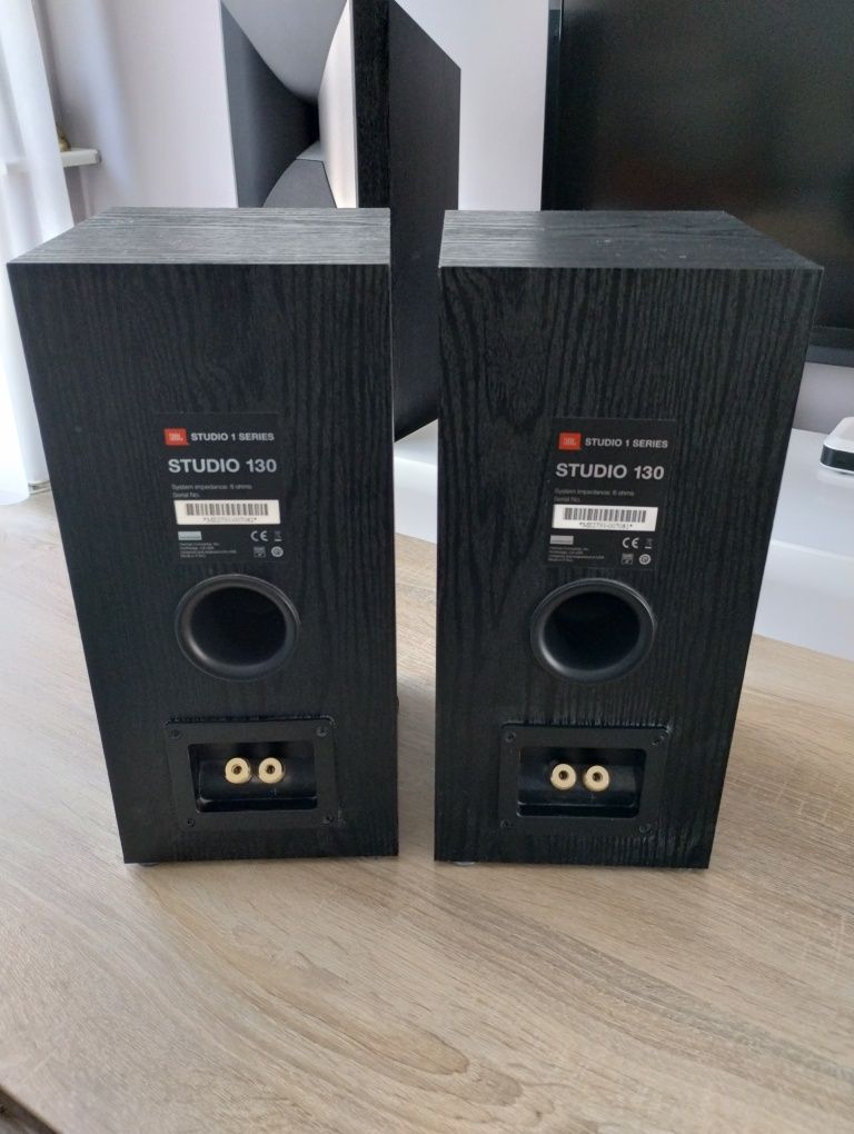 kolumny głośnikowe JBL Studio 130