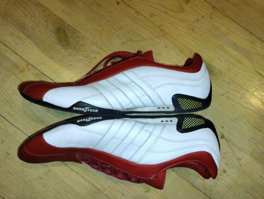 Кросівки Adidas 45 р. Біло-червоні.