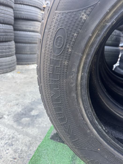Шини Kumho 235/65r17 Зима склад б/у комплект