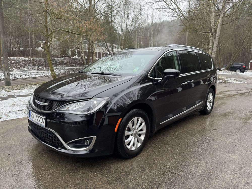 Chrysler Pacifica Touring L, 2019 LPG. 8 osobowa.
