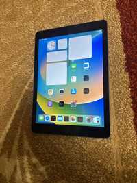 Продам Планшет Apple Ipad 5 Покоління 32 Гб Стан Відмінний