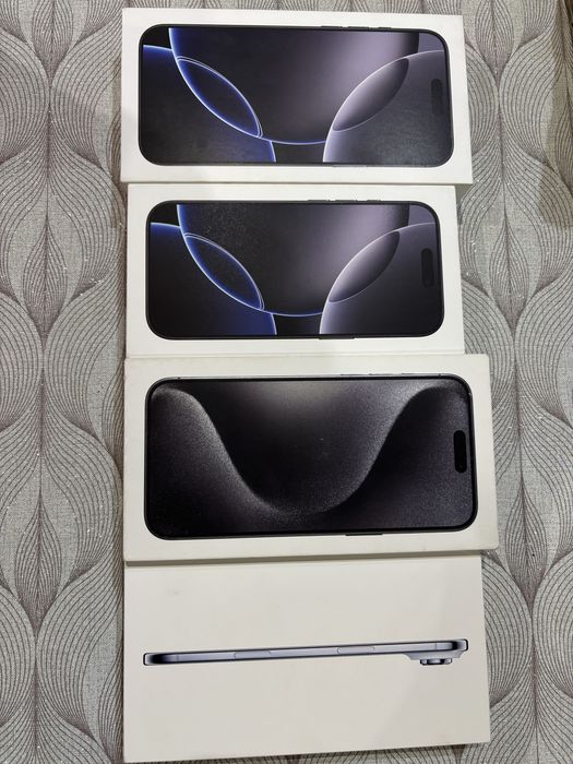 Коробки продукции Apple